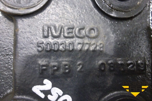 Кронштейн двигателя левый  (задний CURSOR 8) (500307728) для Iveco  Stralis с 2007г