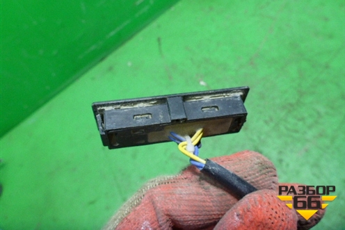 Кнопка открывания багажника (на дверь) для Infiniti Infiniti QX56/QX80 (Z62) с 2010г