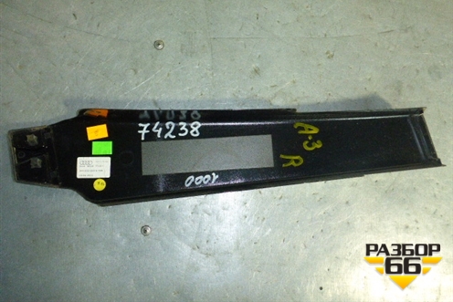 Накладка стойки (центральной правой) (8P4853290A) для Audi A3 (8PA) 2003-2013г Sportback 