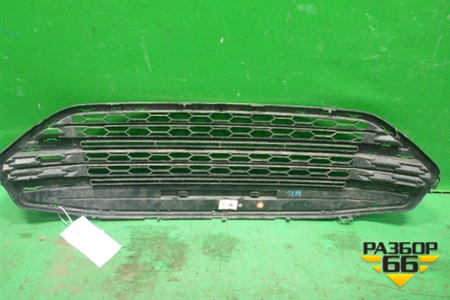Решетка в передний бампер центральная (CN1517B968D) для Ford EcoSport с 2014г