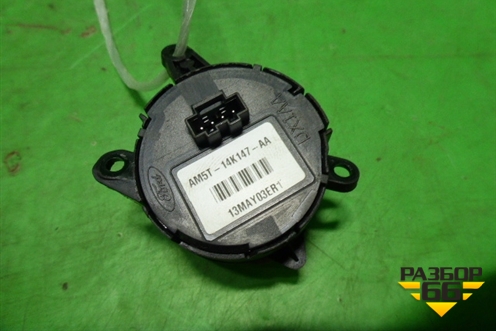 Модуль кнопок управления магнитолой (на рулевое колесо левое) (AM5T14K147AA) для Ford Focus 3 с 2011г