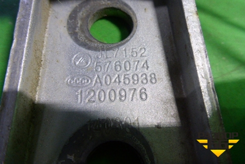 Петля двери задней правой нижняя (JL7152576074) для Geely GC6