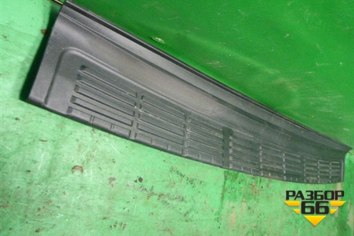 Накладка заднего бампера (до 2012г) (5216260040) для Toyota Land Cruiser (200) с 2008г
