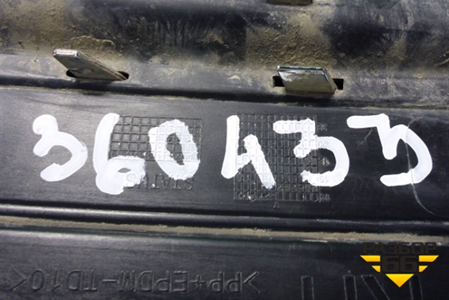 Решетка в передний бампер правая (до 2019г под парктроник) (31383442) для Volvo XC90 с 2015г