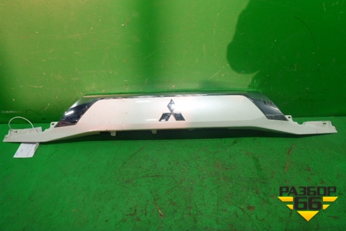 Накладка двери багажника (после 2015г) (5817A26502) для Mitsubishi Outlander с 2012-2024г