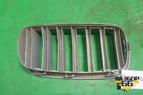 Решетка радиатора левая (51117308660) для BMW X5 F15 с 2013г