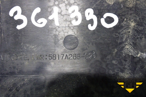 Накладка двери багажника (после 2015г) (5817A26502) для Mitsubishi Outlander с 2012-2024г