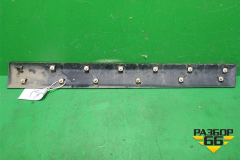 Накладка двери передней левой (8200735137) для Renault Duster I с 2010-2021г