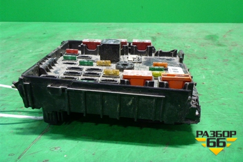 Блок предохранителей подкапотный (3C0937125) для Volkswagen Passat (B6) с 2005-2010г