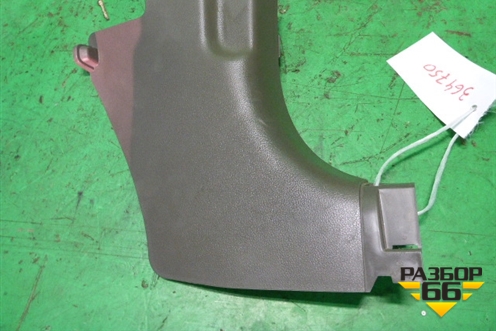 Накладка порога внутренняя переднего правого (передняя часть светло-коричневая) (858263U010) для Kia Sportage с 2010-2015г (Спортеидж 3)