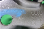 Петля капота правая (8W0823302B) для Audi A4 (В9) с 2015г