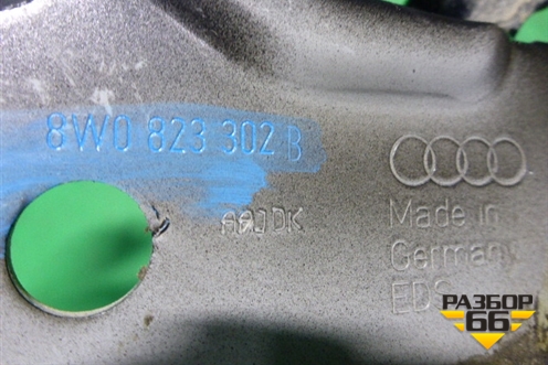 Петля капота правая (8W0823302B) для Audi A4 (В9) с 2015г