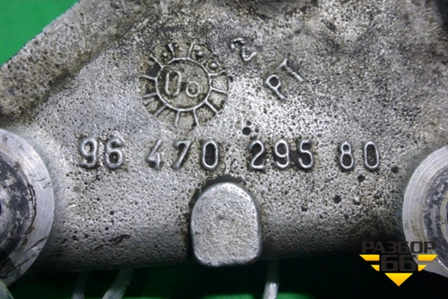 Кронштейн двигателя правый (9647029580) для Peugeot 407 с 2004г