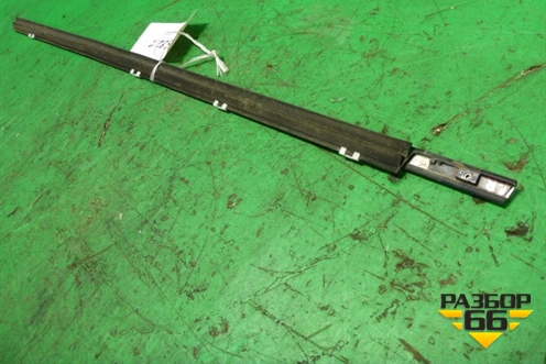 Накладка стекла переднего правого для Nissan Qashqai (J10E) с 2006-2013г