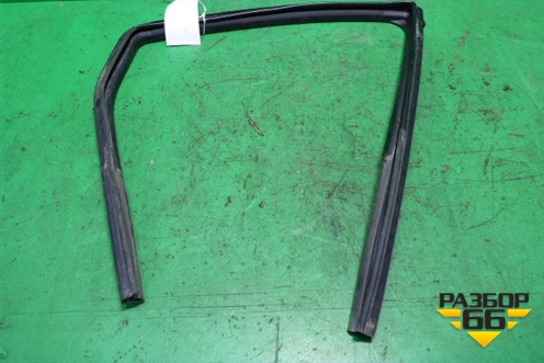 Уплотнитель стекла двери задней правой для Nissan Qashqai (J10E) с 2006-2013г