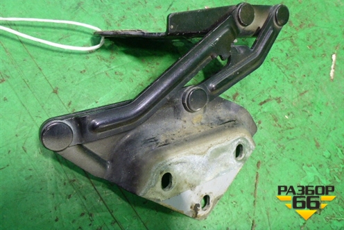 Петля капота левая (7L6823301) для Volkswagen Touareg c 2002-2010г