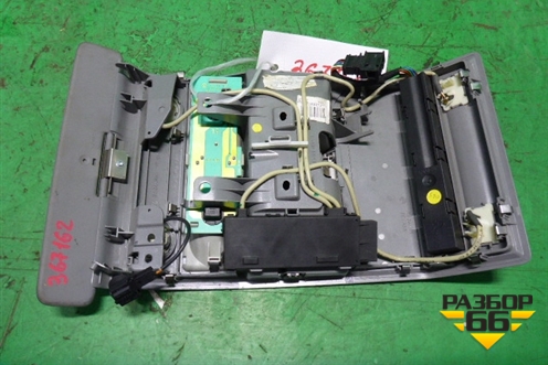 Плафон салонный передний (не под люк) (7L0868403) для Volkswagen Touareg c 2002-2010г