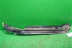 Кронштейн переднего крыла правый (7L6805176D) для Volkswagen Touareg c 2002-2010г