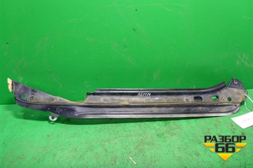 Кронштейн переднего крыла правый (7L6805176D) для Volkswagen Touareg c 2002-2010г