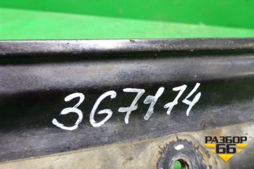 Кронштейн переднего крыла правый (7L6805176D) для Volkswagen Touareg c 2002-2010г