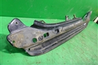 Кронштейн переднего крыла левый (7L6805175D) для Volkswagen Touareg c 2002-2010г