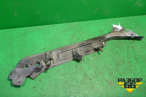 Кронштейн переднего крыла левый (7L6805175D) для Volkswagen Touareg c 2002-2010г