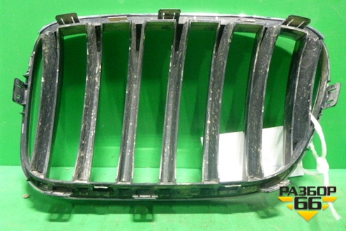 Решетка радиатора правая (до 2014 г) (51117210726) для BMW X3 F25 с 2010-2017г