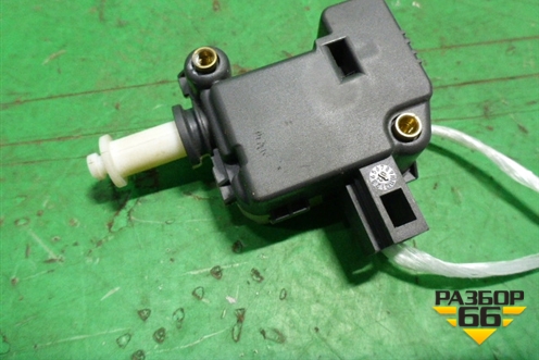 Активатор лючка бензобака (3B0959781D) для Volkswagen Touareg c 2002-2010г