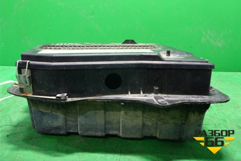 Ящик под аккумулятор (под сиденьем) для Volkswagen Touareg c 2002-2010г