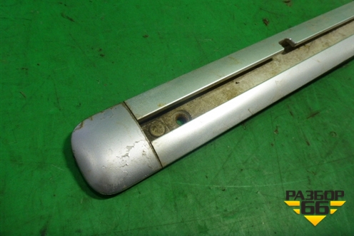 Молдинг крыши правый (7L6860184E) для Volkswagen Touareg c 2002-2010г