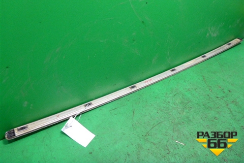 Молдинг крыши правый (7L6860184E) для Volkswagen Touareg c 2002-2010г