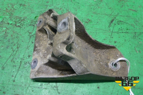 Кронштейн двигателя левый (4.2л AXQ) (7L6199307) для Volkswagen Touareg c 2002-2010г