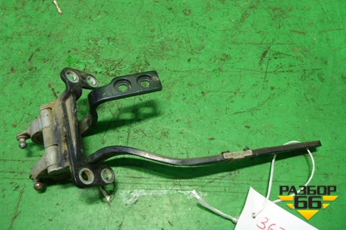 Петля двери багажника (левая) (7L6827301A) для Volkswagen Touareg c 2002-2010г