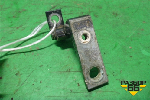 Петля двери передней правой верхняя (7L0831402) для Volkswagen Touareg c 2002-2010г