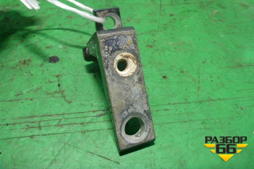 Петля двери передней левой верхняя (7L0831401) для Volkswagen Touareg c 2002-2010г