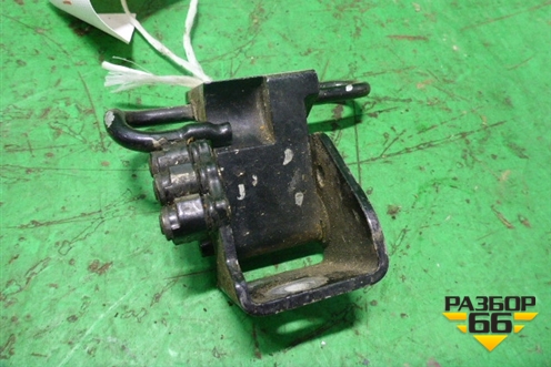 Петля двери передней правой нижняя (7L0831412) для Volkswagen Touareg c 2002-2010г