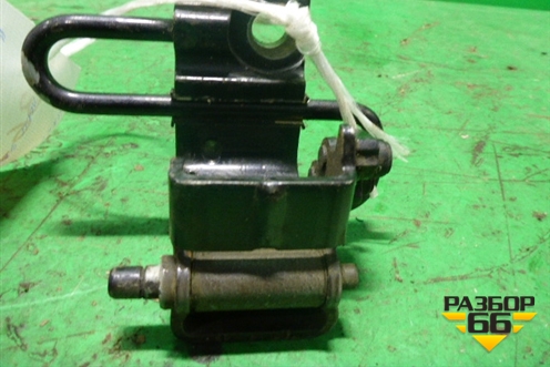 Петля двери задней правой нижняя (7L0833412) для Volkswagen Touareg c 2002-2010г