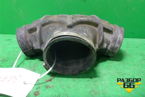 Патрубок воздушного фильтра (4.2л AXQ) (7L6129627) для Volkswagen Touareg c 2002-2010г