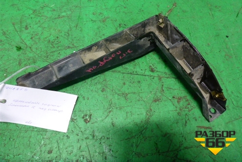 Кронштейн заднего бампера правый (под фонарь) (7L6807862) для Volkswagen Touareg c 2002-2010г