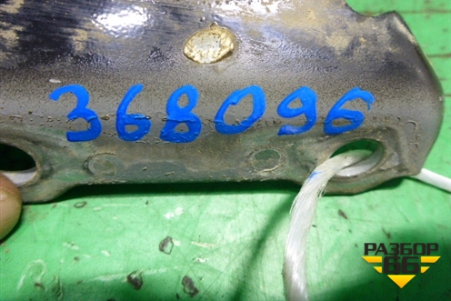 Петля двери багажника (6881048010) для Lexus RX 300 c 2009-2015г
