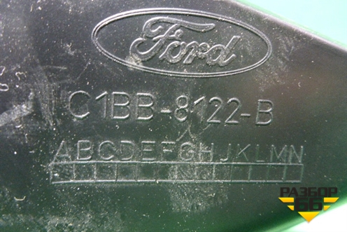 Дефлектор радиатора левый (новый) для Ford Fiesta с 2008-2015г