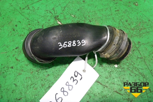 Патрубок интеркулера резиновый (1.8л M271952) (A2710901837) для Mercedes Benz C-Klass W204 с 2007-2014г
