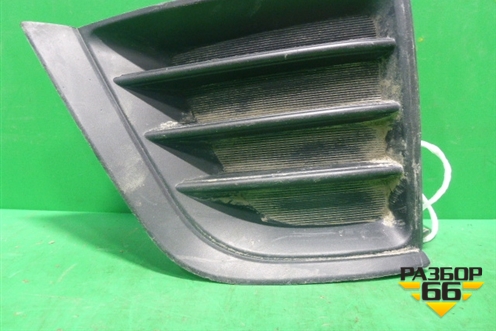 Заглушка ПТФ левая (8148202360) для Toyota Corolla (E18) с 2012-2019г
