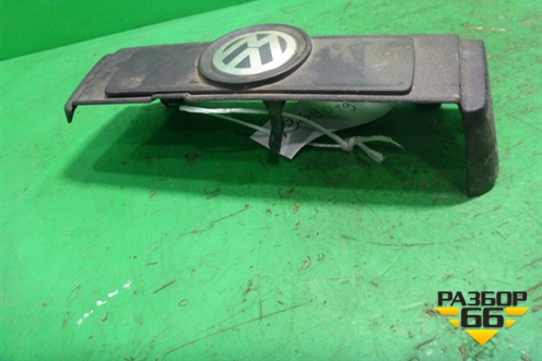 Накладка декоративная на двигатель (передняя 4.2л BAR) (7L6103926A) для Volkswagen Touareg c 2002-2010г