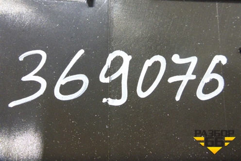 Накладка на торпедо (боковая левая) (7L6857175H) для Volkswagen Touareg c 2002-2010г