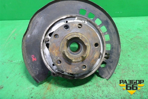 Кулак задний правый (7L0505436B) для Volkswagen Touareg c 2002-2010г
