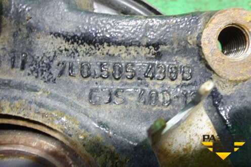 Кулак задний правый (7L0505436B) для Volkswagen Touareg c 2002-2010г
