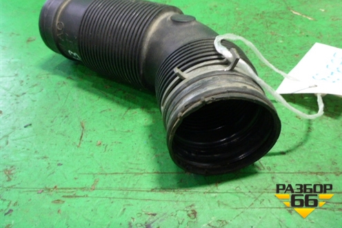 Патрубок воздушного фильтра (4.2л BAR) (7L8128684) для Volkswagen Touareg c 2002-2010г