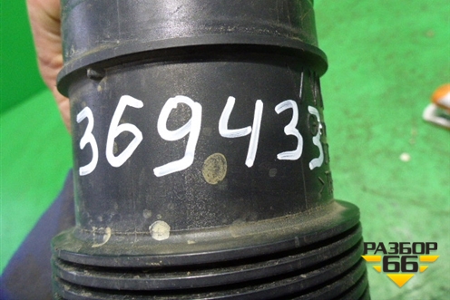 Патрубок воздушного фильтра (4.2л BAR) (7L8128684) для Volkswagen Touareg c 2002-2010г
