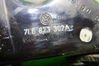Петля капота правая (7L6823302A) для Volkswagen Touareg c 2002-2010г